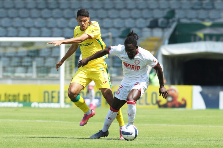 Paços de Ferreira e União Desportiva de Leiria terminam jogo sem golos