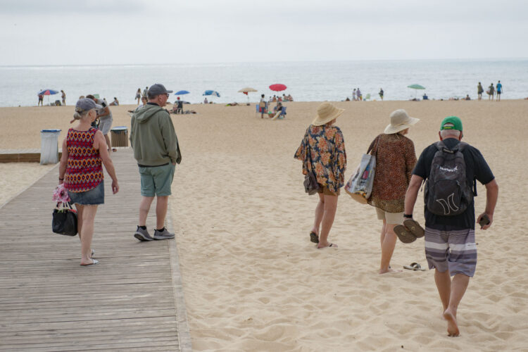 Praia da Nazaré encontra-se interditada a banhos