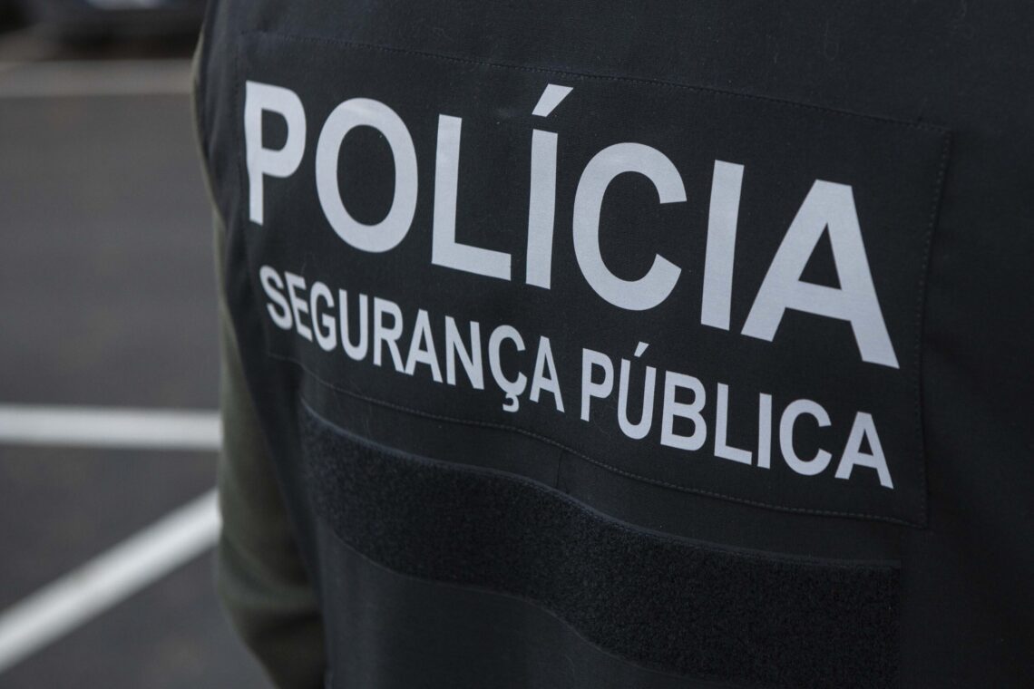Discussão acaba em esfaqueamento à porta de café na Marinha Grande