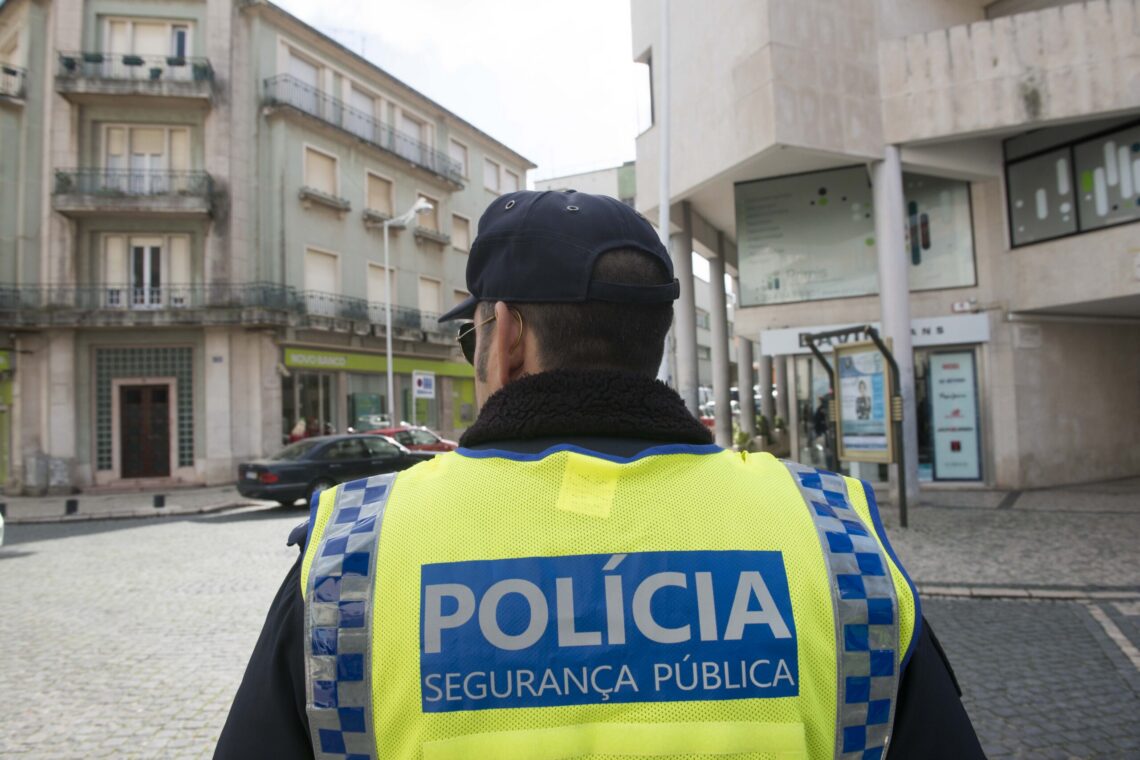 Vários estabelecimentos comerciais assaltados em Leiria