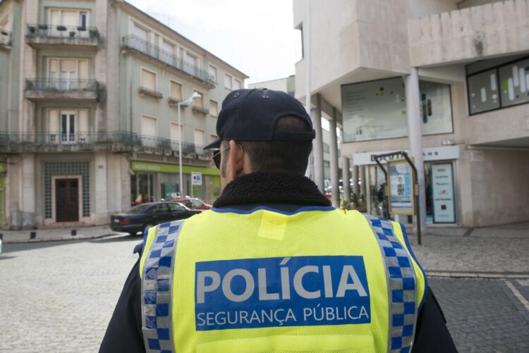 Vários estabelecimentos comerciais assaltados em Leiria