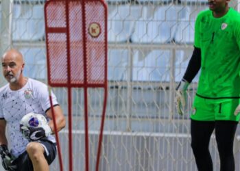 Tocou o telefone e era Carlos Queiroz. Queria Vasco Évora consigo em Omã