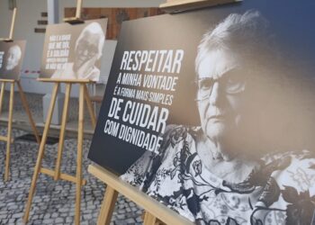 Idosos dos Pousos vestem pele de modelos em exposição que quer valorizar a velhice