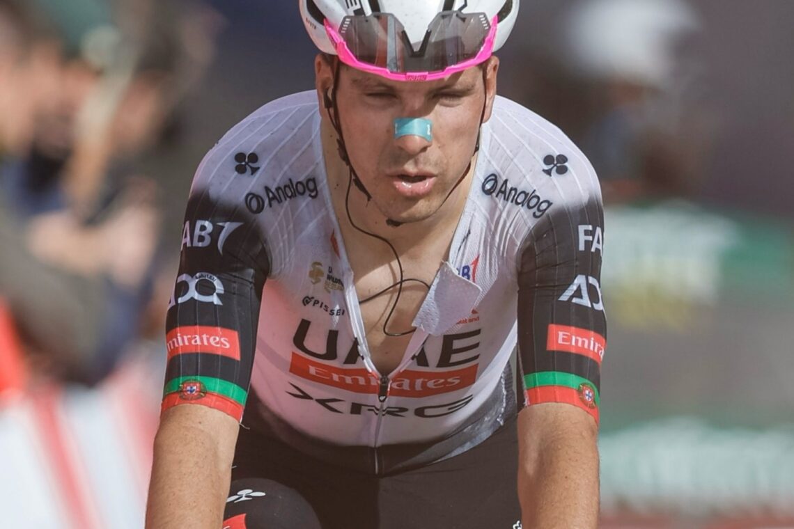 Vuelta: Giulio Pelizzari vence 17.ª etapa, Vingegaard ganha tempo a João Almeida