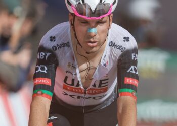 Vuelta: Giulio Pelizzari vence 17.ª etapa, Vingegaard ganha tempo a João Almeida