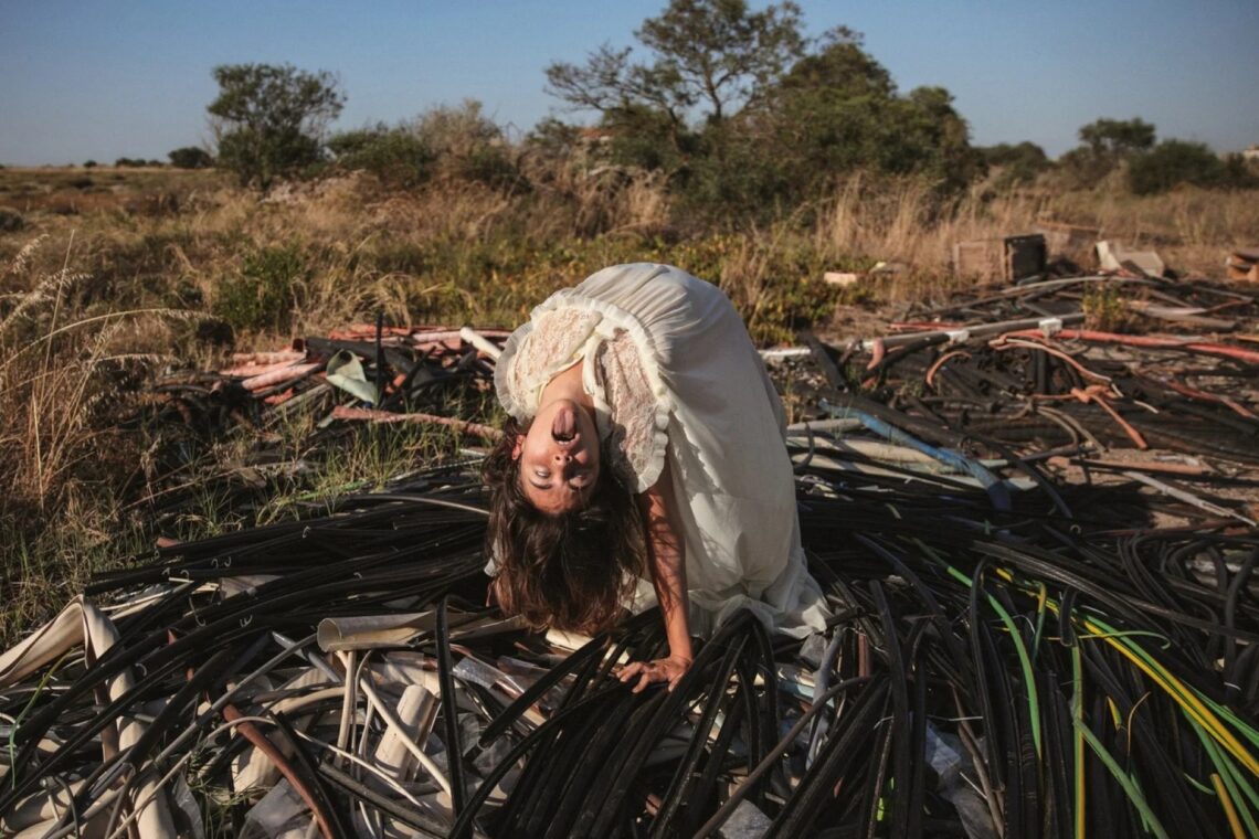 Teatro: “O que é ser bruxa? O que é ser mulher?”