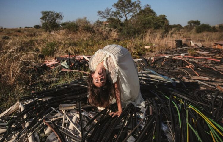 Teatro: “O que é ser bruxa? O que é ser mulher?”