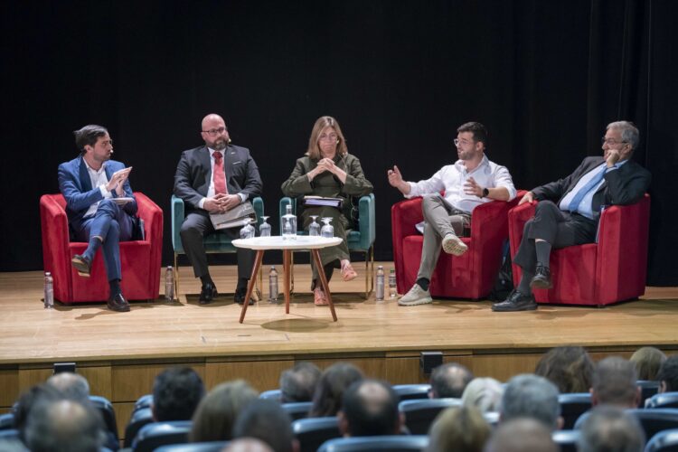 Batalha: Um debate com propostas, acerto de contas e juras de diálogo