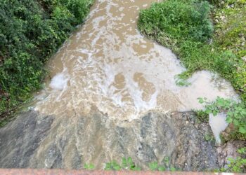 Comissão denuncia nova descarga na ribeira dos Milagres em madrugada de chuva