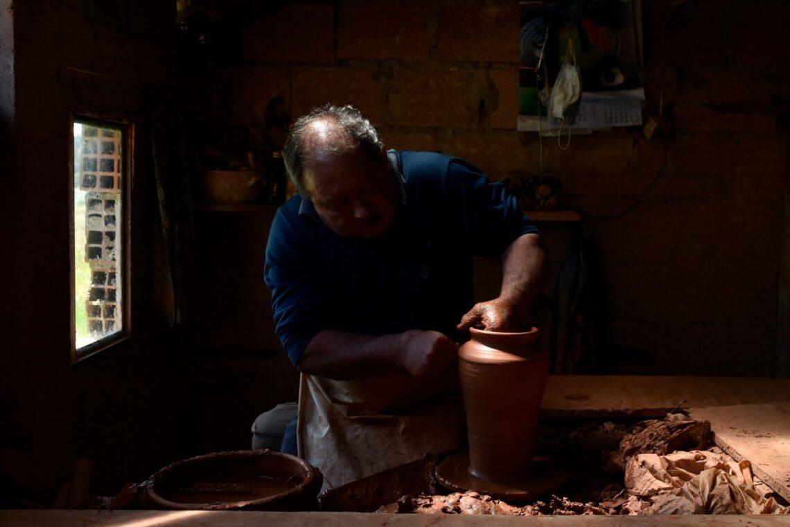 Olaria. Bajouca em livro e exposição nacional em Leiria