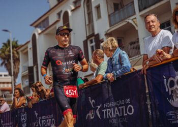 Baía de São Martinho do Porto recebe triatlo no fim-de-semana