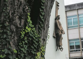 Professor acusado de homicídio por negligência afirma que alertou para uso de contrapesos em balizas amovíveis