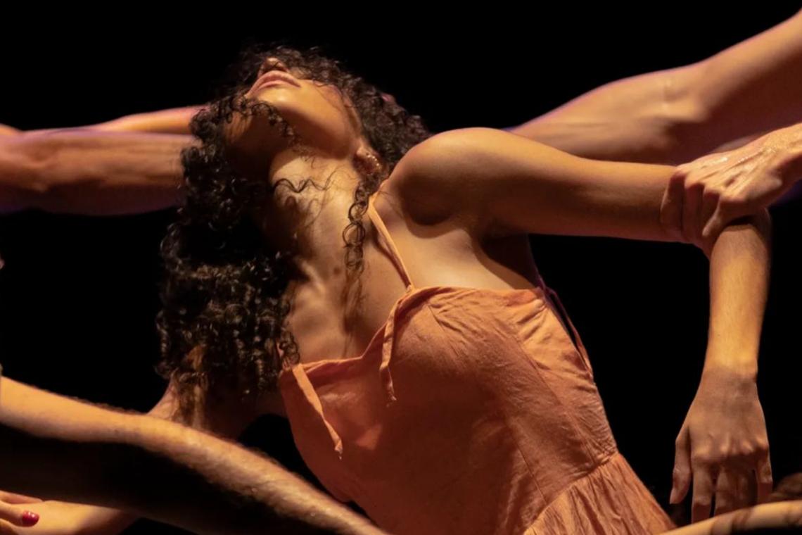 Agenda: Dino D’Santiago, Diogo Batáguas, festas de Halloween e a companhia de dança de Curitiba