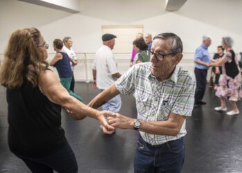 Dança ajuda ex-combatentes  a “espantar” traumas e dores