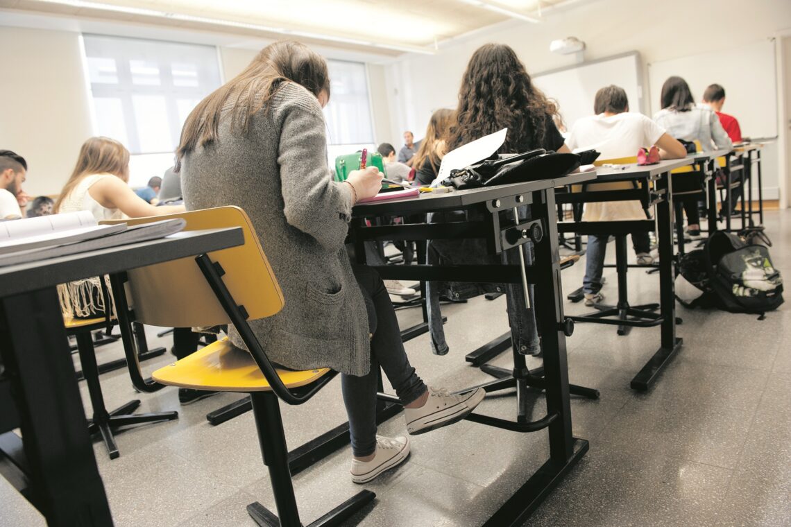 Queres estudar num colégio internacional? Inscreve-te
