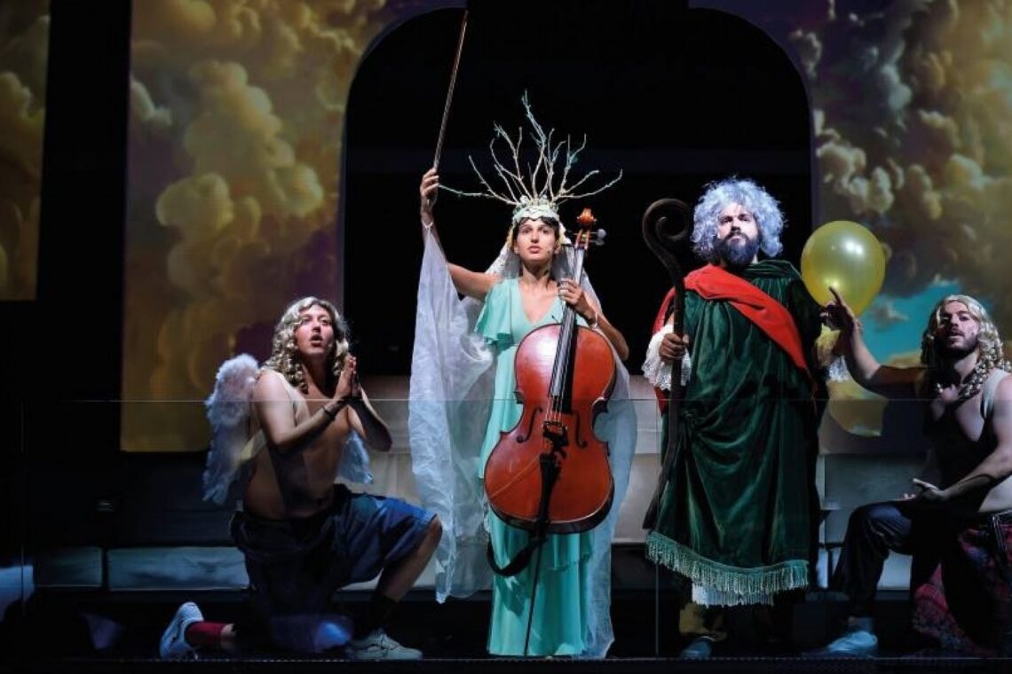 Cistermúsica Fronteiras com chantilly, morangos e uma exposição-concerto