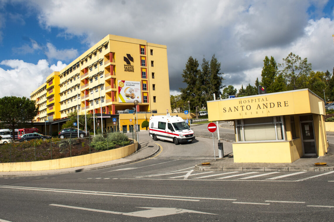 Bebé abandonado junto aos Sapadores de Leiria está bem. Terá um dia de vida
