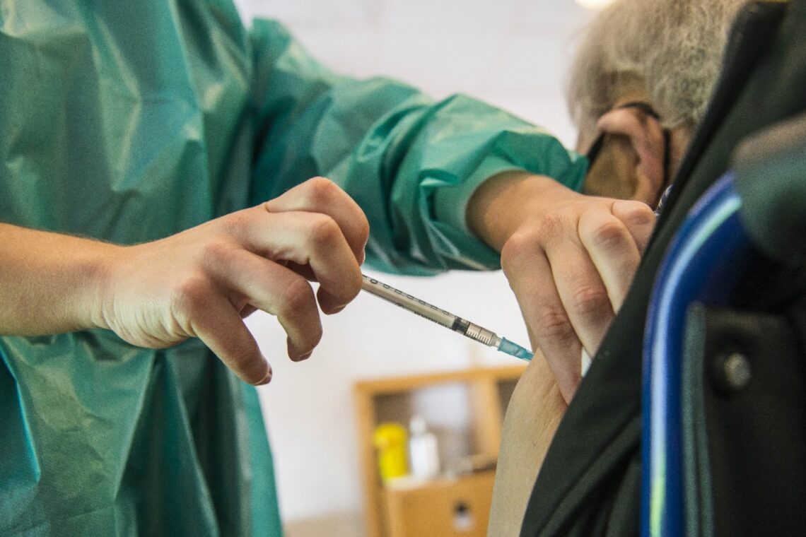 Padres da diocese sensibilizam para a vacinação contra a gripe e a Covid-19