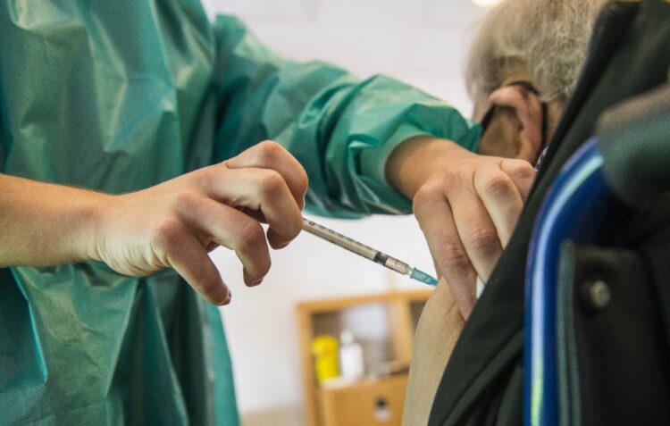 Padres da diocese sensibilizam para a vacinação contra a gripe e a Covid-19