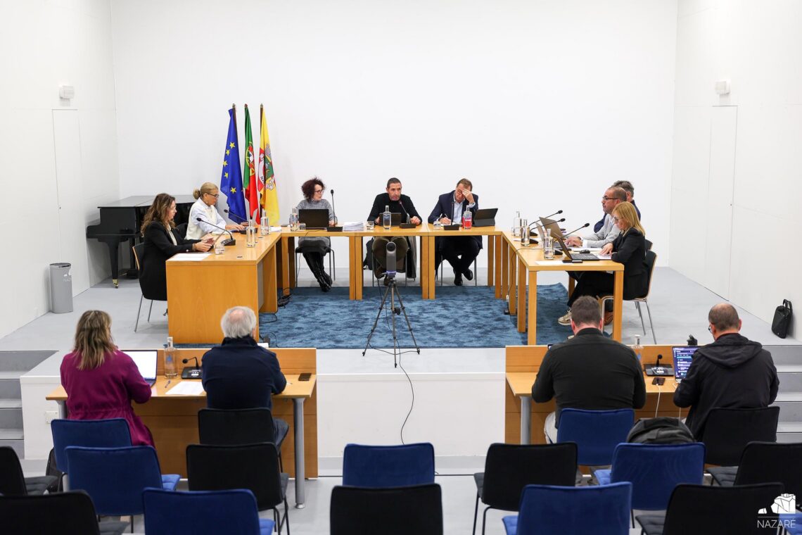 Serafim Silva distribui pelouros. Luís Miguel Sousinha é vice-presidente do Município da Nazaré