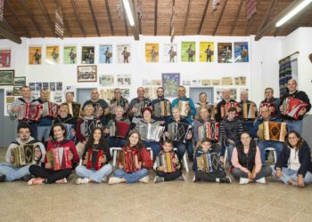 Escola de Concertinas da Barrenta há 20 anos a preservar tradições