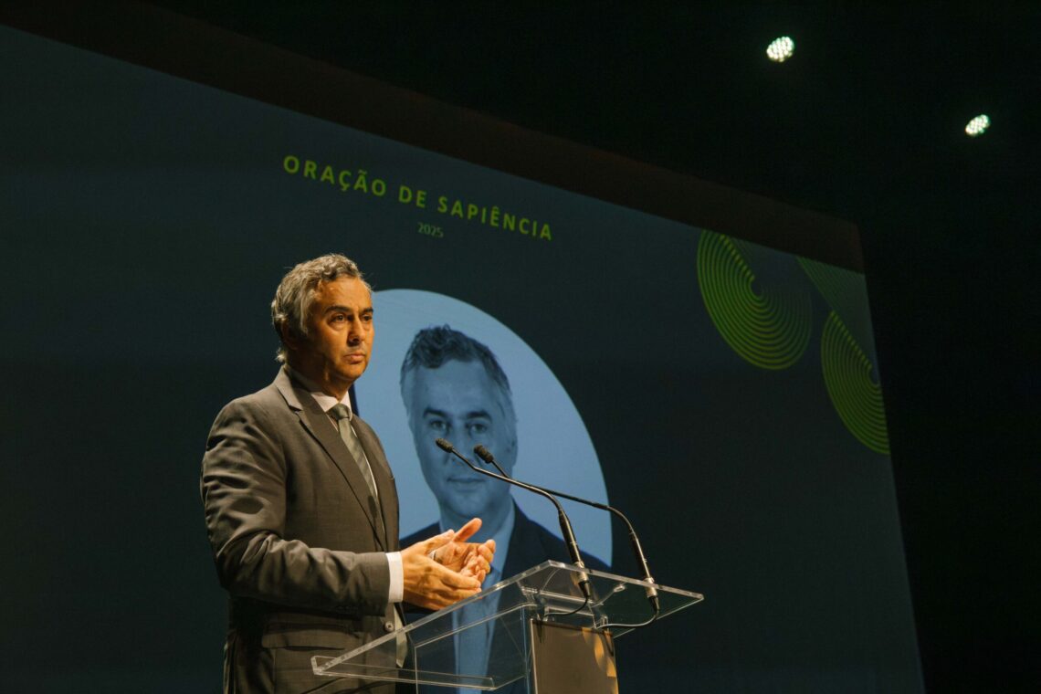 Ministro da Educação, Ciência e Inovação anuncia mais vagas e desafia professores a usar IA sem medo