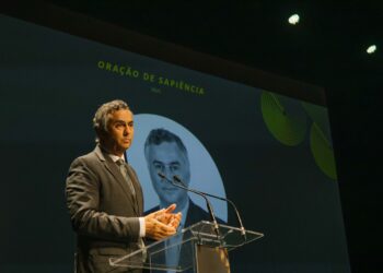 Ministro da Educação, Ciência e Inovação anuncia mais vagas e desafia professores a usar IA sem medo