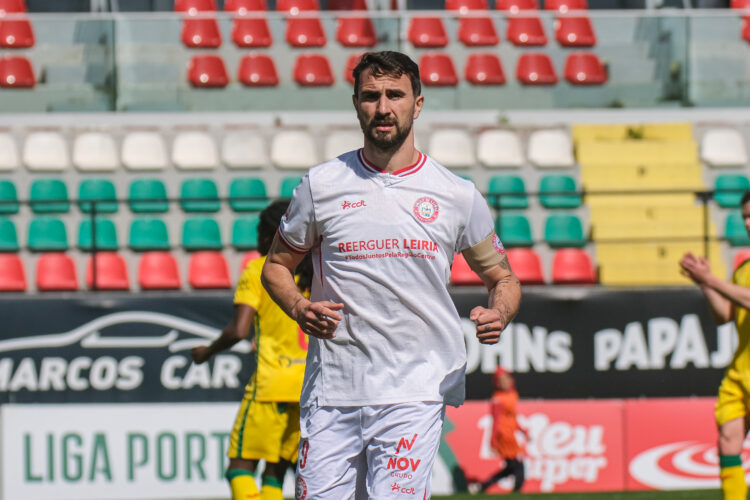 União de Leiria recebe o Lusitânia de Lourosa em Tondela