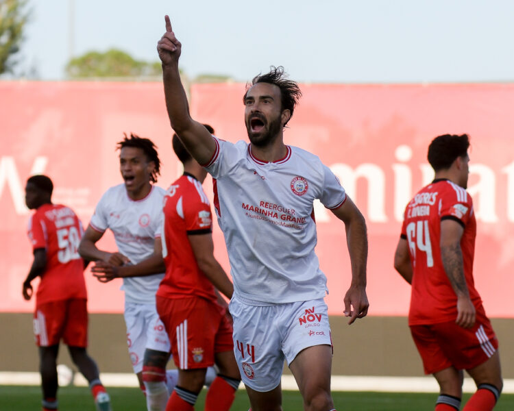 União de Leiria: Empate contra Benfica B adia subida ao 3.º lugar