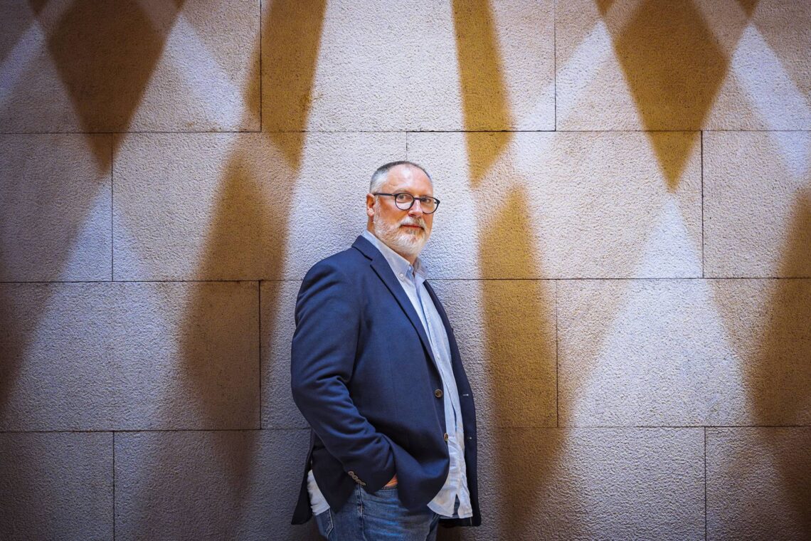 Paulo Moreiras. O manuscrito, o burro, os amos dele e o “destrambelhado enredo”