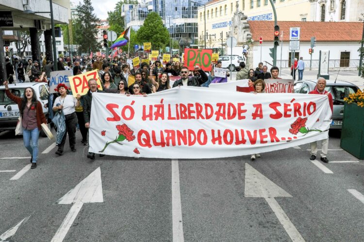 Conferência em Leiria debate qualidade da democracia com presença de ex-ministros