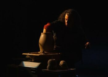 Mestra recebe 70 ceramistas e junta teatro e concertos