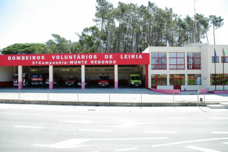 Bombeira atropelada quando ia para o quartel em Leiria, condutor em fuga