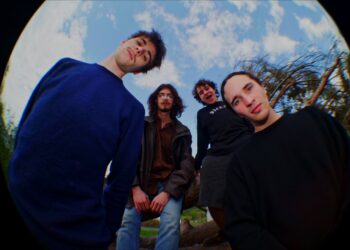 Albatroz lançam single e assinam pela Omnichord