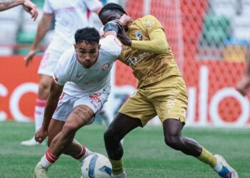 União de Leiria pagou ordenados no último dia e garantiu inscrição na Liga