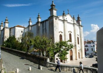 Sé de Leiria reabre com celebração em honra das vítimas do mau tempo