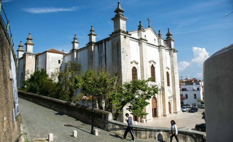 Sé de Leiria reabre com celebração em honra das vítimas do mau tempo