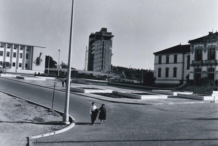 Memória documentada. Nas fotografias da Foto Castelo e da Foto Focal, está a cidade que não existe