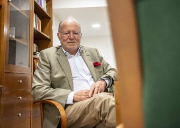Alberto Costa apresenta livro de crónicas em Leiria