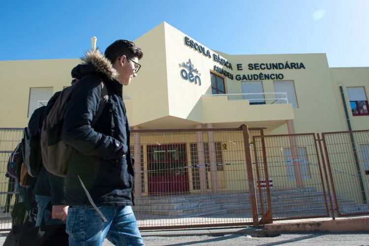 Ainda não começou e ampliação de escola já é insuficiente