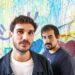 Vamos ouvir o trailer. Uma dupla de “Andrés” a escrever música que vende êxitos da Disney