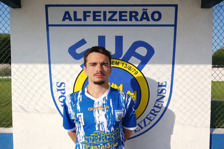 Filho do Presidente da República joga no Alfeizerense