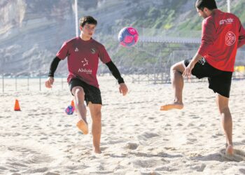 Sótão e GRAP procuram lugar na final do Campeonato Elite de futebol de praia