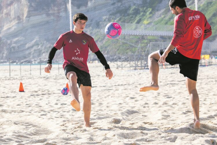 Sótão e GRAP procuram lugar na final do Campeonato Elite de futebol de praia