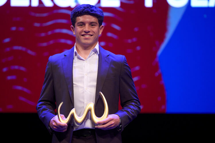 Bruno Pola eleito melhor jovem do mundo no futebol de praia