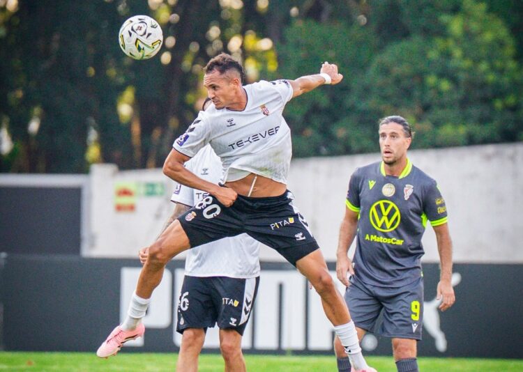 Futebol profissional está de regresso e equipas são cautelosas nos objectivos