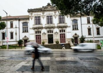 Câmara de Leiria quer arrendar casas para depois subarrendar a custos controlados