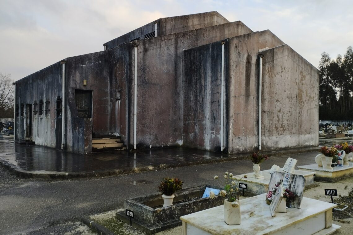 Denunciada “falta de zelo” no Cemitério de Casal Galego