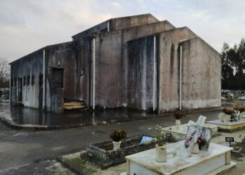 Denunciada “falta de zelo” no Cemitério de Casal Galego