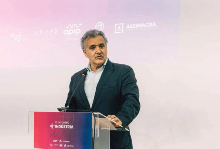 Apesar da Kristin, 19 empresas concederam 34 bolsas +Indústria